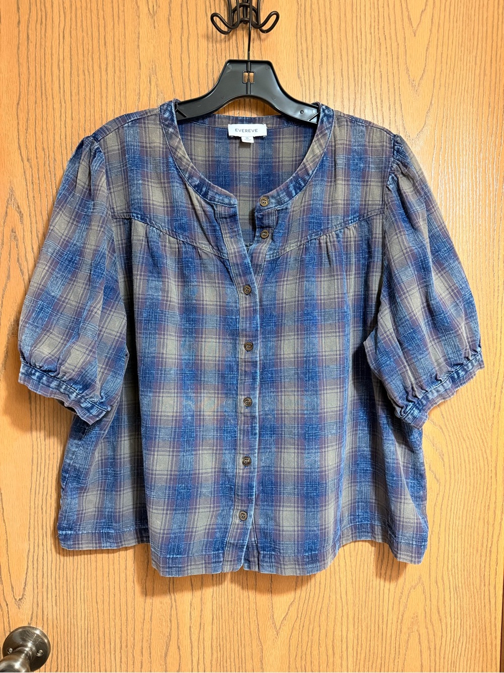 EUC Evereve Blouse in Navy Blue and Green Plaid with Puff Sleeves, Slight Crop